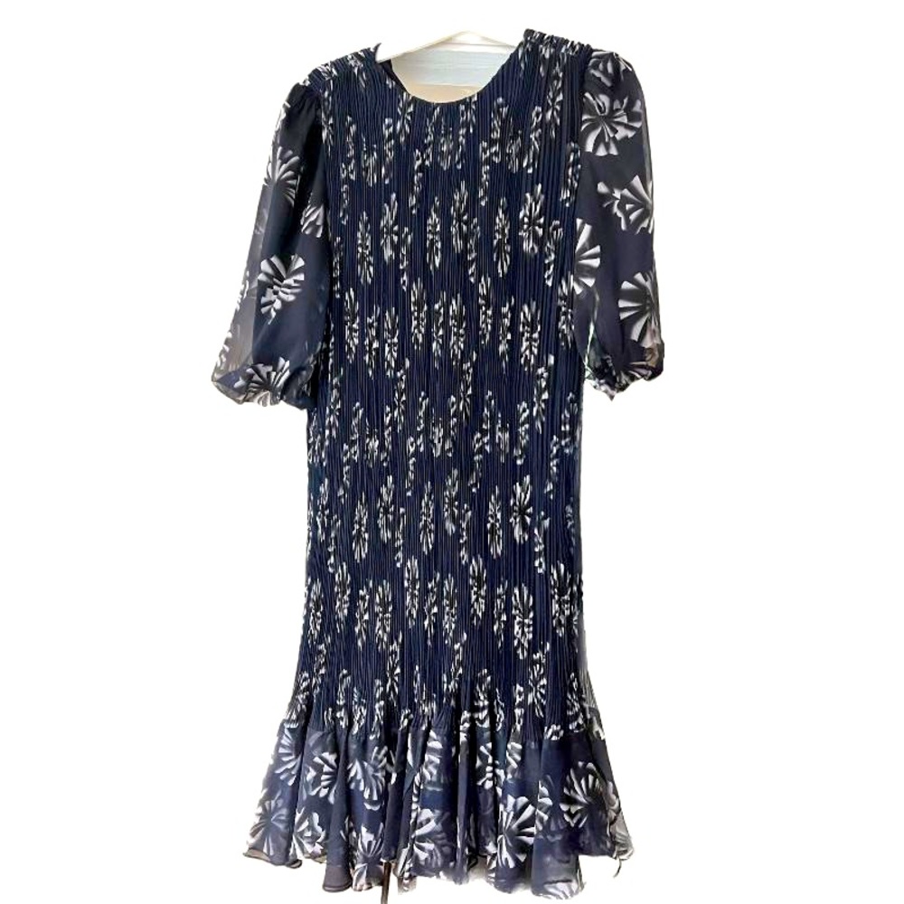 Madison & park XS. Navy micro pleated dress with silvery blue flowers. Thin belt